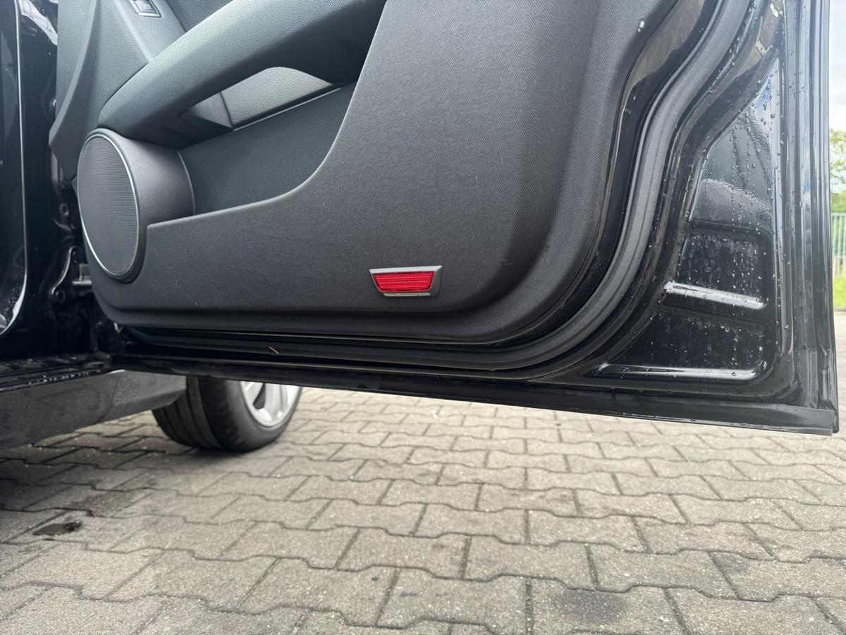 Mercedes C Klasse 204 original T&uuml;r vorn rechts 197 Obsidianschwarz Rohbau Bj.2009
